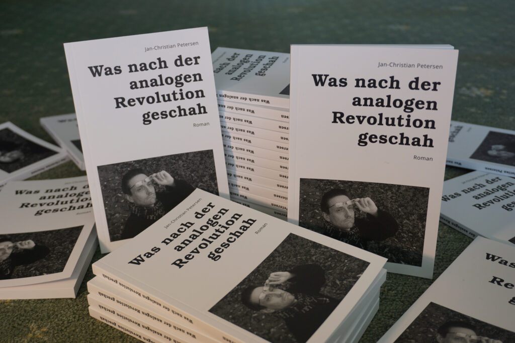 Was nach der analogen Revolution geschah (Roman, Dystopie) von Jan-Christian Petersen 