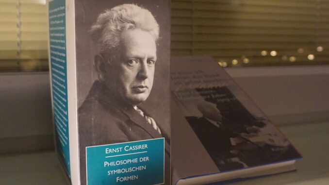 Erst Cassierer - Essay vpn Jan-Christian Petersen übe symbolische Formen in der Kultur